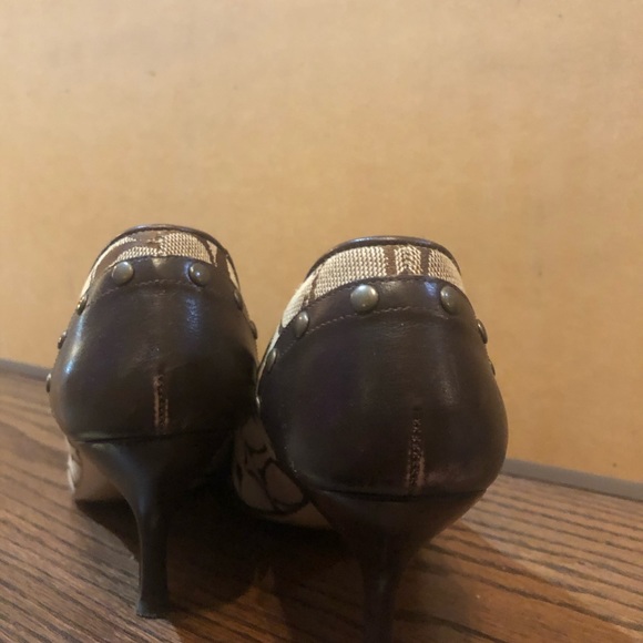 Authentic Coach signature logo pointed toe heels - Picture 3 of 4